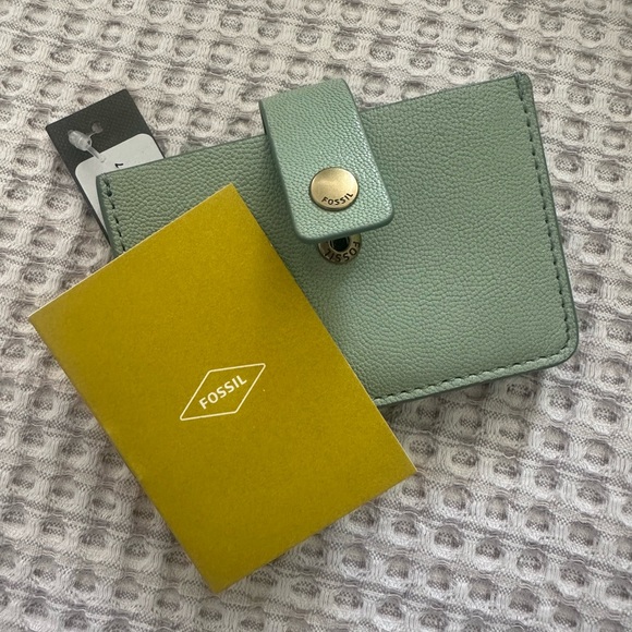 Fossil Mint Green Leather Card Holder - Picture 4 of 4